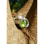 Round and simple ring with colored glass