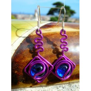 "Cometa" earrings with colored wire and glass