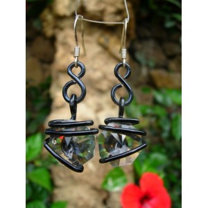 "Infinito" earrings with colored wire and glass