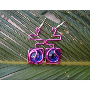 "Maya" earrings with colored wire and glass
