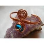 "Spirale" copper bracelet with colored glass bead