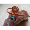 Bracelet "spirale" en cuivre et verre bleu clair