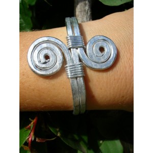Bracelet martelé "double-spirales"