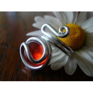 "Zig" ring with colored glass