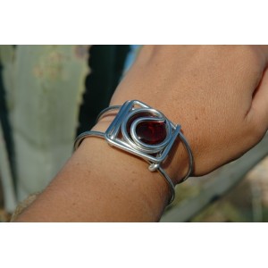 Square bracelet with colored glass