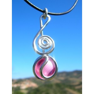 "Clé de sol" pendant with glass cabochon