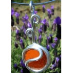 Pendentif "lierre" en verre coloré