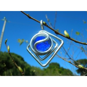 Pendentif "losange asymètrique" en verre coloré