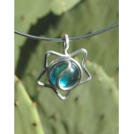 Pendentif "étoile" avec verre coloré