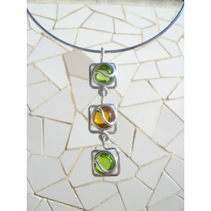 Pendentif "triple-carrés" avec verre coloré