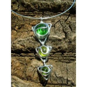 Pendentif "triple-triangles" avec verre coloré