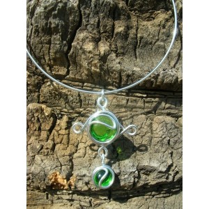 Pendentif "croix médiévale" avec verre coloré