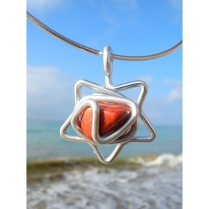 "Etoile" pendant with natural stone