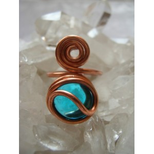 Spirale copper ring with colored glass