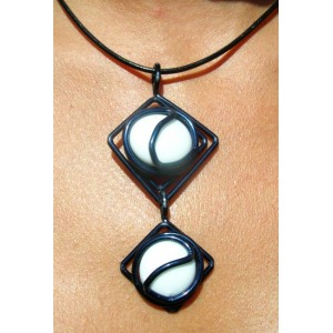 "Doble-diamond" black pendant