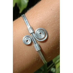 Pound armband with 2 spirales