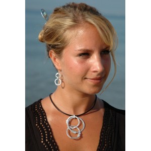 "Les anneaux" pound earrings and necklace set