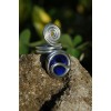 Grosse bague "spirale" avec verre coloré