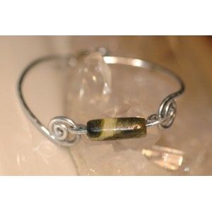 "Quecthua" thin bracelet with serpentine natural stone