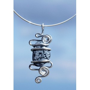 "Nuage" pendant with big natural stone