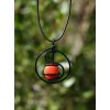 Pendentif "amulette" avec alu noir et verre rouge orangé