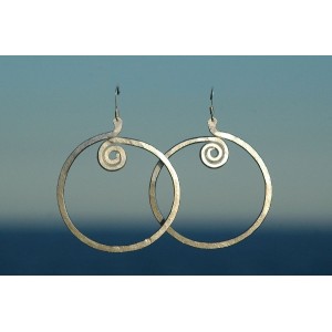 Boucles d'oreilles créoles martelées