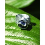 "Planeta" ring with small natural stone