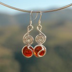 "Treble clef" earrings with coloured glass