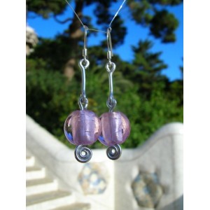 Falling earrings with silvered-pink cabochon