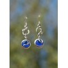 Boucles d'oreilles "enlacement"avec verre bleu foncé