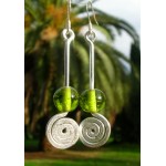 Boucles d'oreille martelées avec perle en  verre